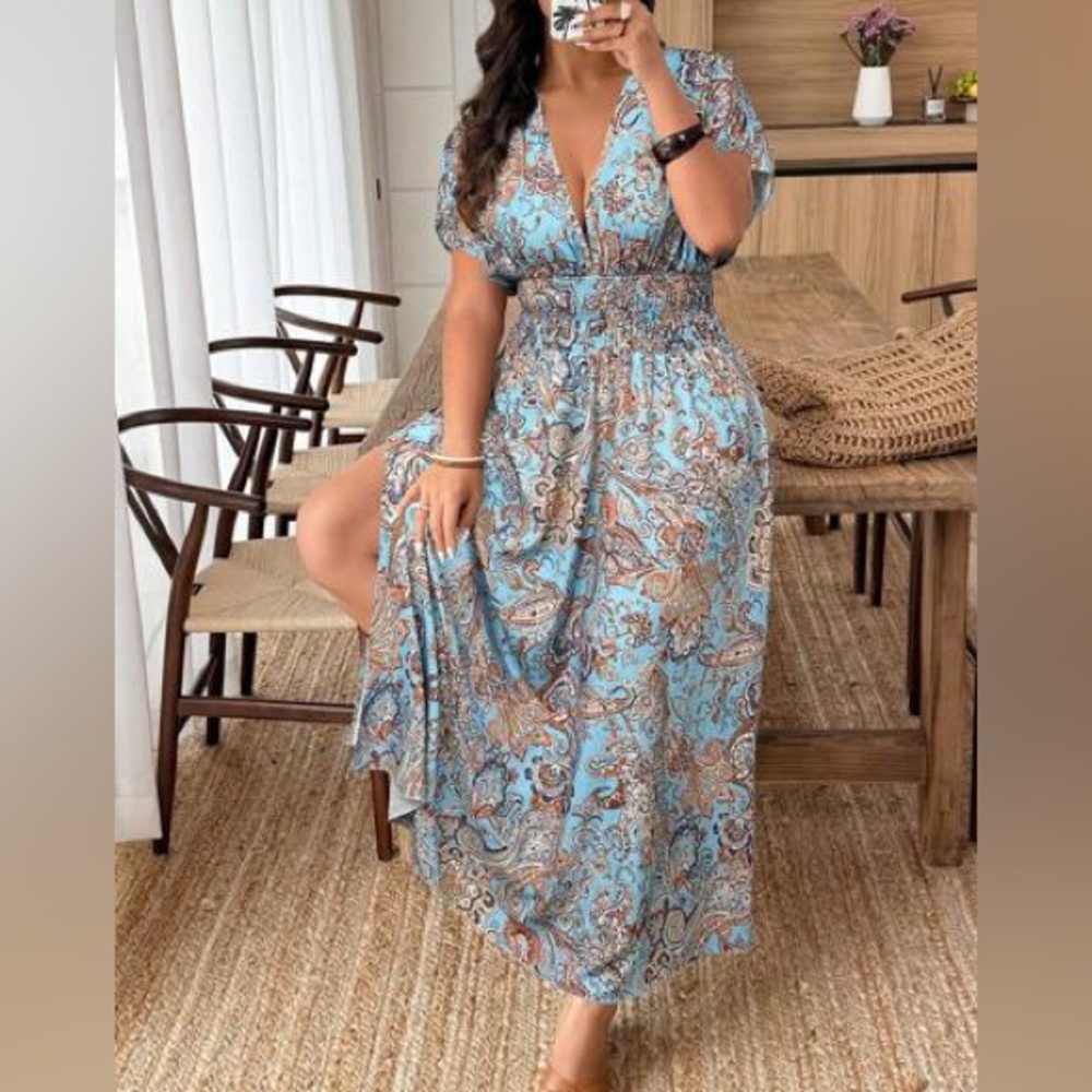 SHEIN Curve Smocked Light Blue Paisley V-Neck Maxi Dress with Slit Sz 2XL